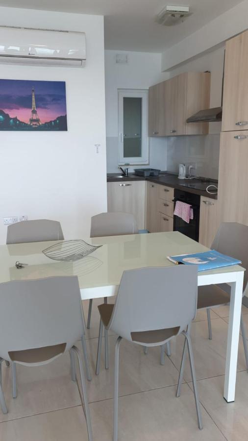Апартаменты Flat 2 Blue Waves Сент-Полс-Бей Экстерьер фото